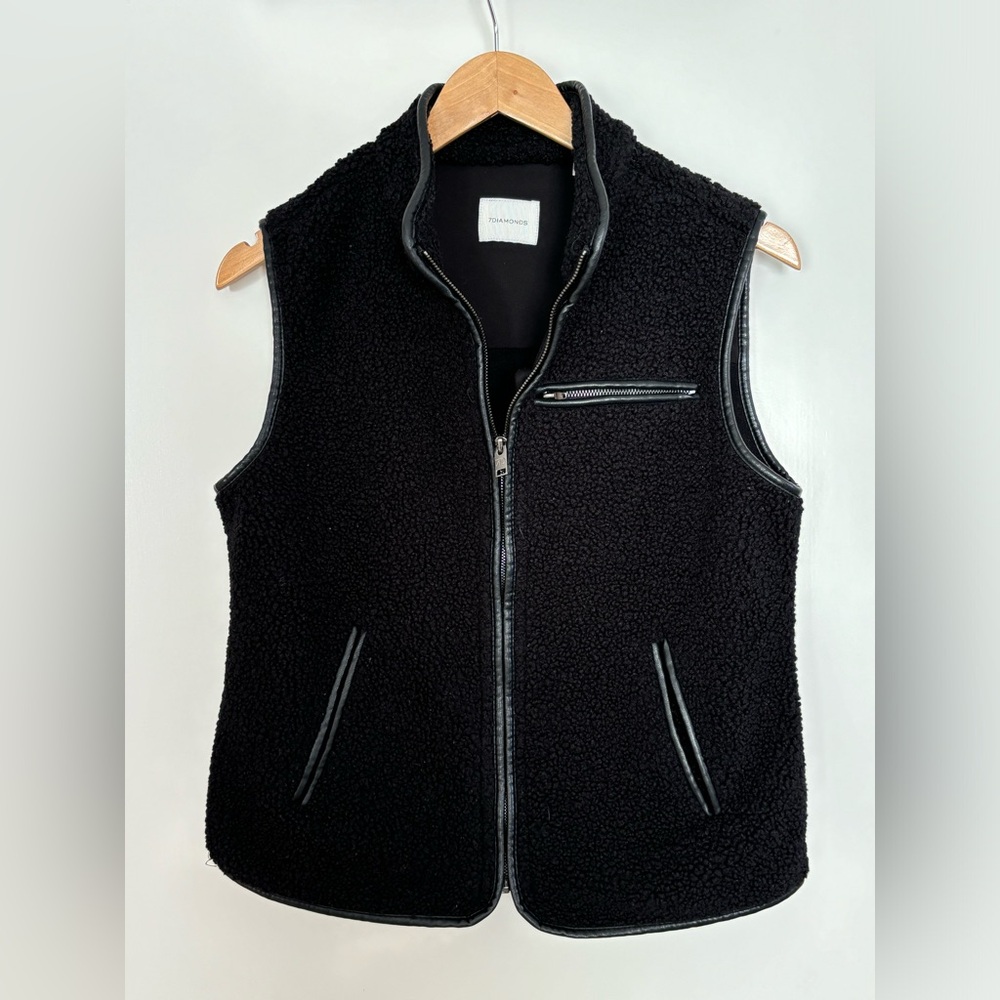 7 Diamonds Black Fleece Vest